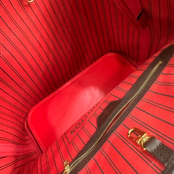 Louis Vuitton Neverfull MM - Picture 3 of 8